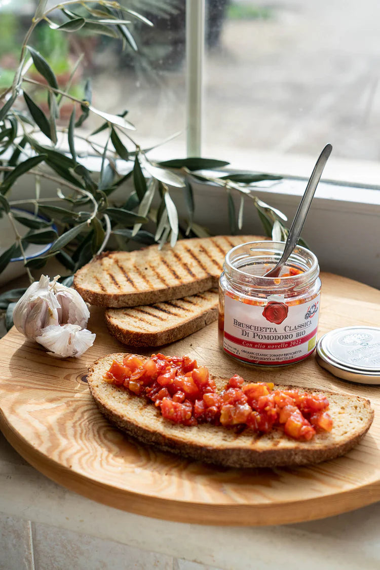 Organic Classic Tomato Bruschetta - 190g Jar - Cherry Tomato and Basil Spread